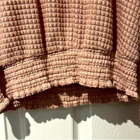 HIGH NECK RUFFLE TOP - Picture 3 of 4